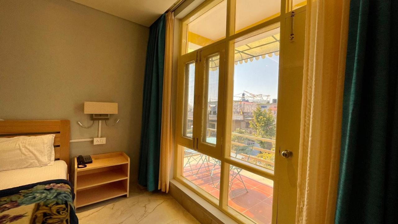 Albergue Madpackers Bir Exterior foto